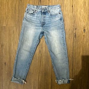 Levi’s blue wedgie jeans frayed cuffs 28
